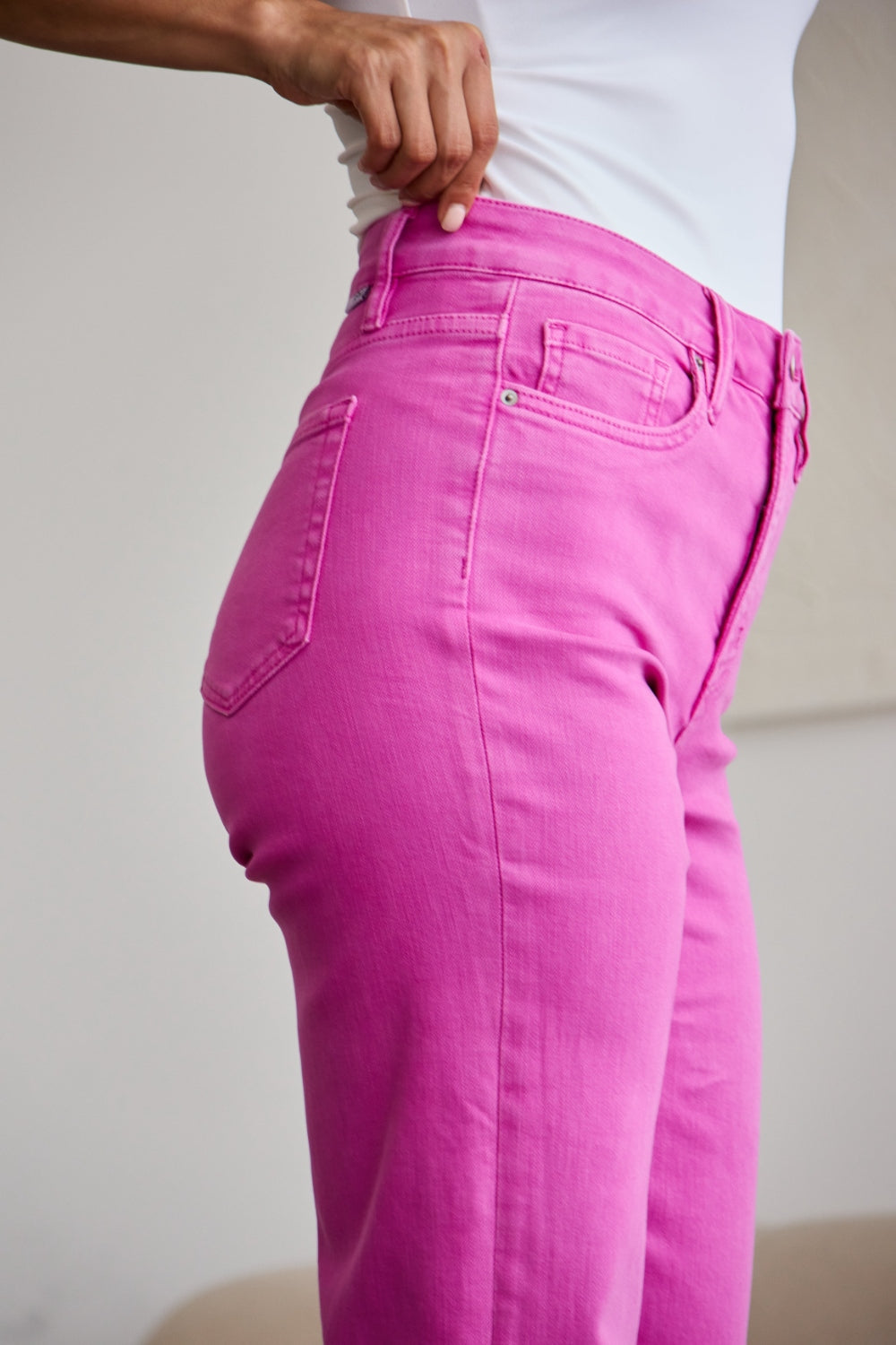 Chloe Cropped Jeans in Pink Rouge