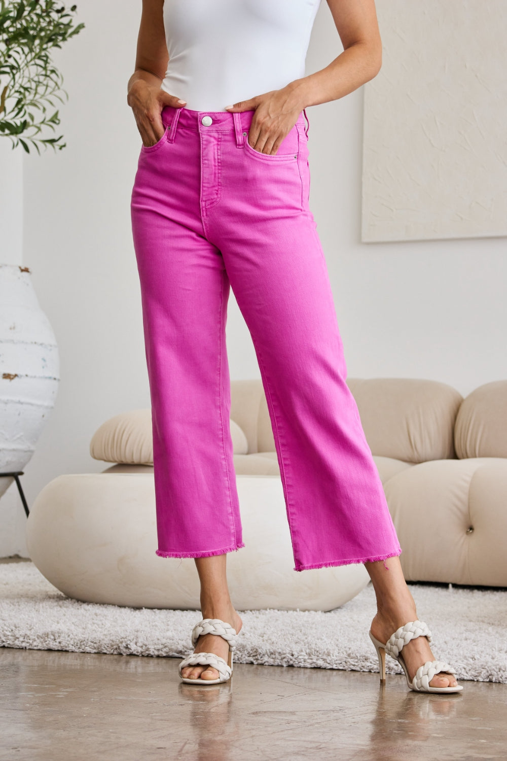 Chloe Cropped Jeans in Pink Rouge