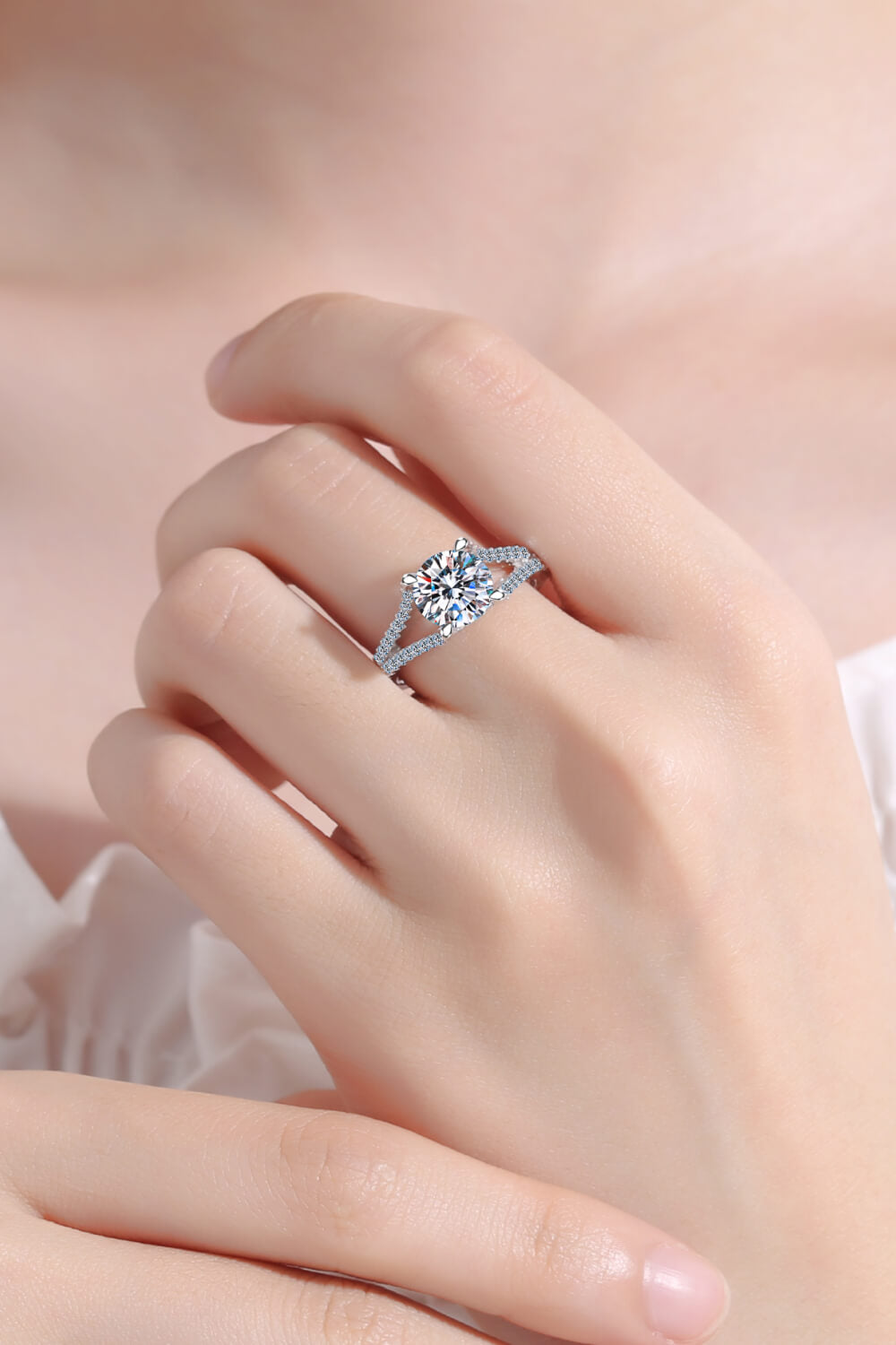 2 Carat Moissanite Ring