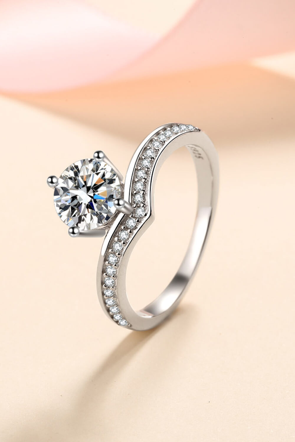 1 Carat Moissanite Ring