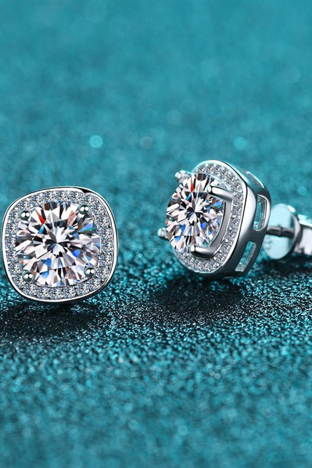 1 Carat Moissanite Stud Earrings