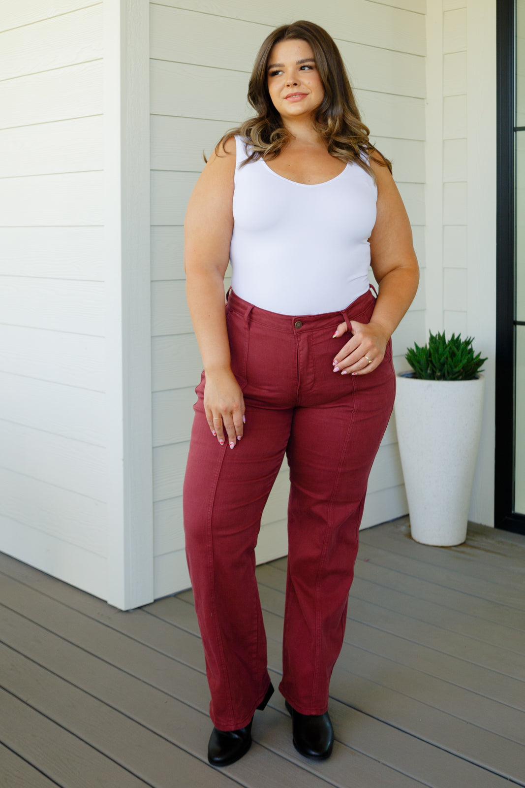 Judy Blue Phoebe Front Seam Straight Jeans in Burgundy