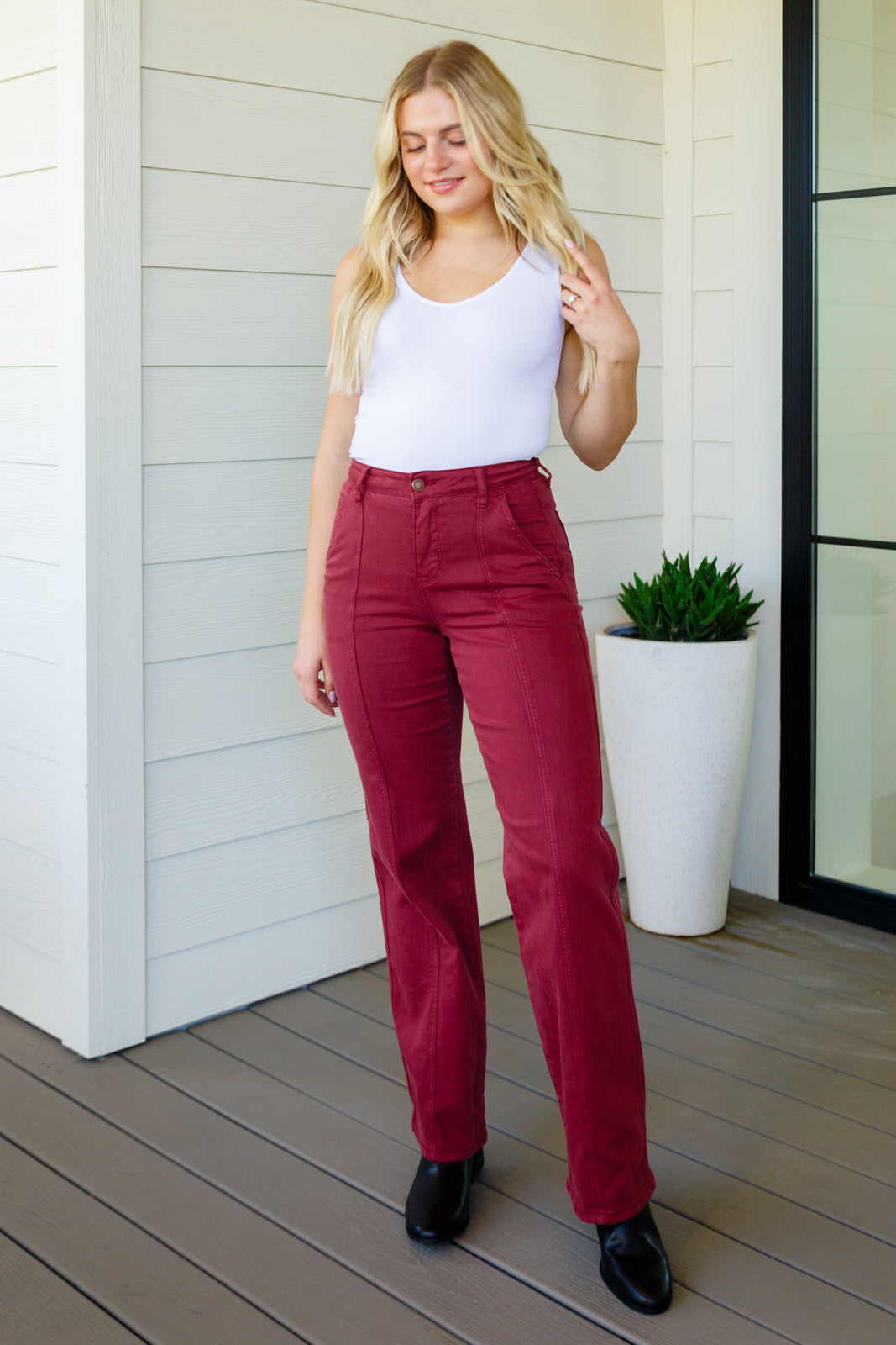 Judy Blue Phoebe Front Seam Straight Jeans in Burgundy