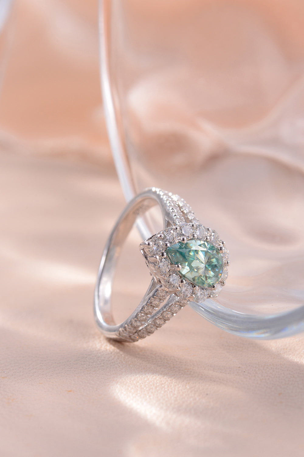 1 Carat Green Moissanite Ring