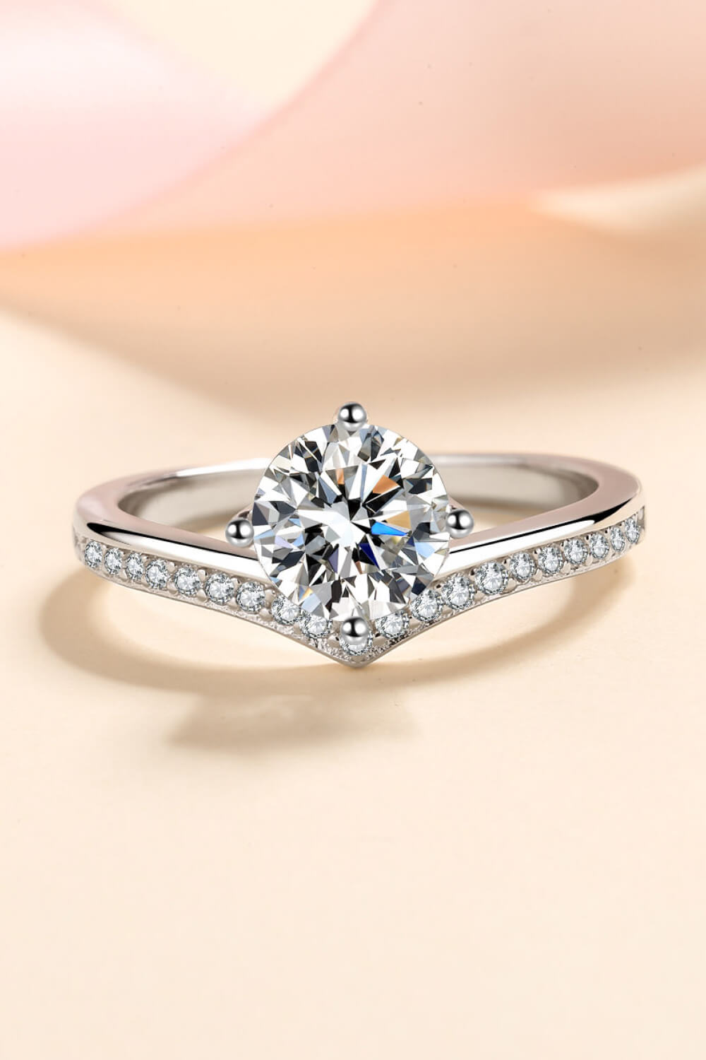 1 Carat Moissanite Ring