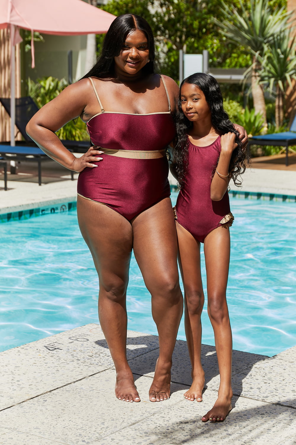 Wave Break Contrast Trim One-Piece Swimsuit in Wine