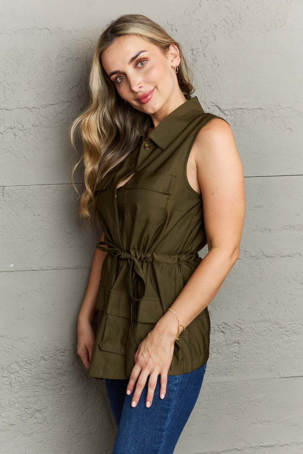 Follow The Light Sleeveless Buttoned Top